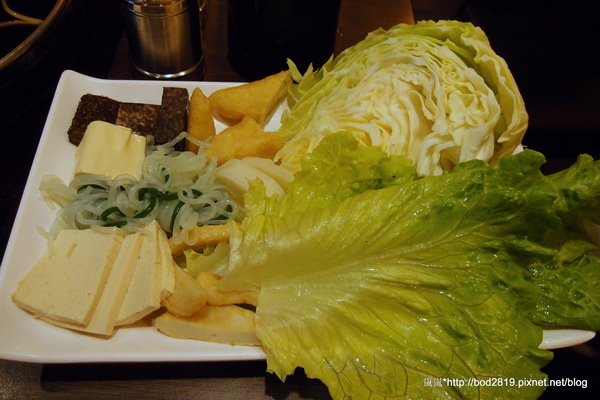 潮肉壽喜燒:【台北南港】潮肉壽喜燒-多元化的壽喜燒吃法,讓你吃不膩!吃完還可以逛逛五分埔喔