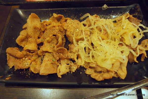 潮肉壽喜燒:【台北南港】潮肉壽喜燒-多元化的壽喜燒吃法,讓你吃不膩!吃完還可以逛逛五分埔喔