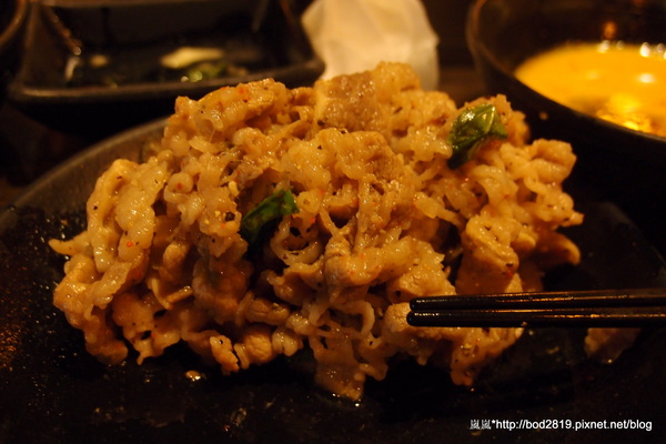 潮肉壽喜燒:【台北南港】潮肉壽喜燒-多元化的壽喜燒吃法,讓你吃不膩!吃完還可以逛逛五分埔喔