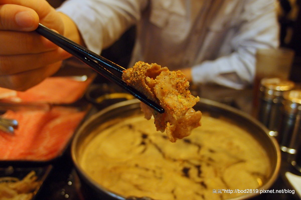 潮肉壽喜燒:【台北南港】潮肉壽喜燒-多元化的壽喜燒吃法,讓你吃不膩!吃完還可以逛逛五分埔喔