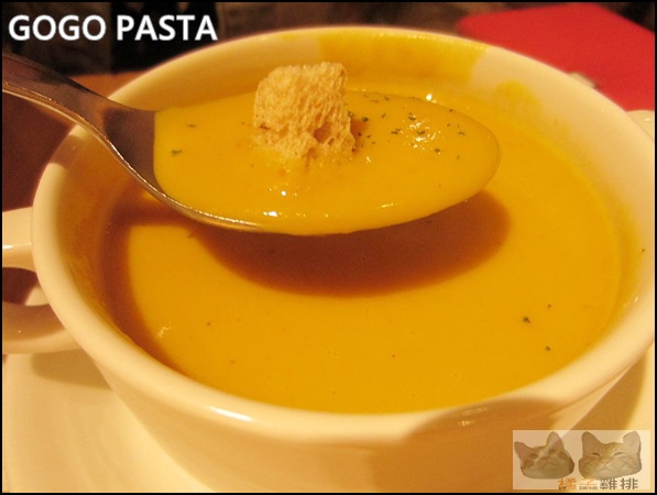 GoGo Pasta / 敦南旗艦店：【橘子雞排】台北東區美食-GOGO PASTA 敦南旗艦店