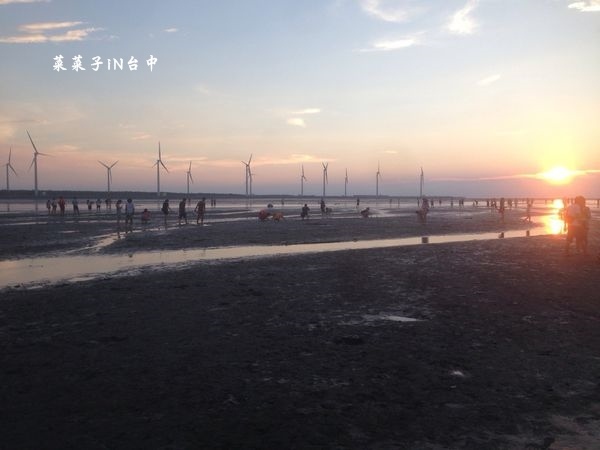 1445325917-1922841810_n