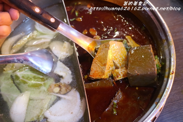 皇家帝國鴛鴦火鍋:【台北萬華區】台北火鍋推薦『 皇家帝國鴛鴦火鍋』吃到飽、捷運西門站~