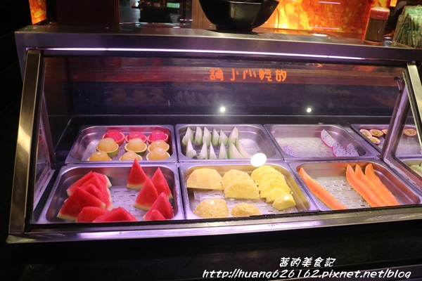 皇家帝國鴛鴦火鍋:【台北萬華區】台北火鍋推薦『 皇家帝國鴛鴦火鍋』吃到飽、捷運西門站~