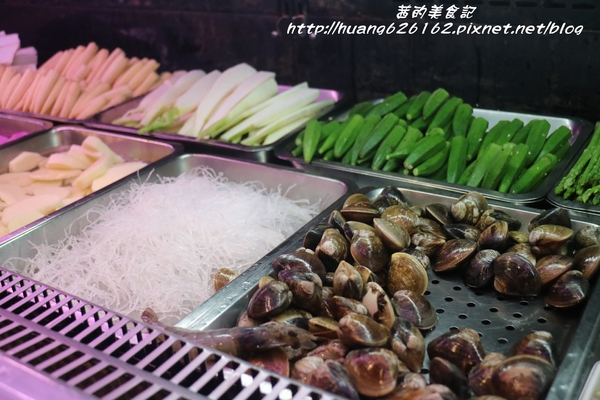 皇家帝國鴛鴦火鍋:【台北萬華區】台北火鍋推薦『 皇家帝國鴛鴦火鍋』吃到飽、捷運西門站~