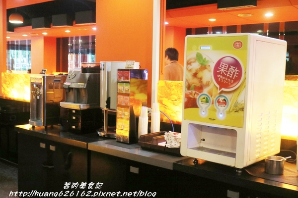 皇家帝國鴛鴦火鍋:【台北萬華區】台北火鍋推薦『 皇家帝國鴛鴦火鍋』吃到飽、捷運西門站~ 皇家帝國鴛鴦火鍋:【台北萬華區】台北火鍋推薦『 皇家帝國鴛鴦火鍋』吃到飽、捷運西門站~