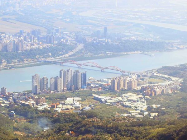 【台北旅遊】觀音山硬漢嶺夜景-淡水河口的美麗夜景
