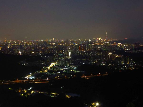 【新北市中和】烘爐地-台北美麗夜景盡收眼底-約會聖地