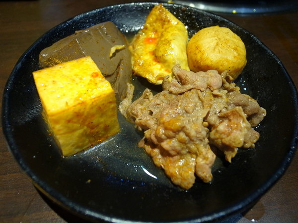 瘋麻辣頂級鴛鴦麻辣火鍋(西門店)：<台北|西門>吃麻辣鍋前先吃花雕雞？好滿足好划算!!!瘋麻辣頂級鴛鴦麻辣火鍋