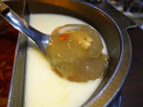 瘋麻辣頂級鴛鴦麻辣火鍋(西門店)：<台北|西門>吃麻辣鍋前先吃花雕雞？好滿足好划算!!!瘋麻辣頂級鴛鴦麻辣火鍋