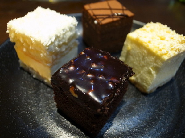 瘋麻辣頂級鴛鴦麻辣火鍋(西門店)：<台北|西門>吃麻辣鍋前先吃花雕雞？好滿足好划算!!!瘋麻辣頂級鴛鴦麻辣火鍋