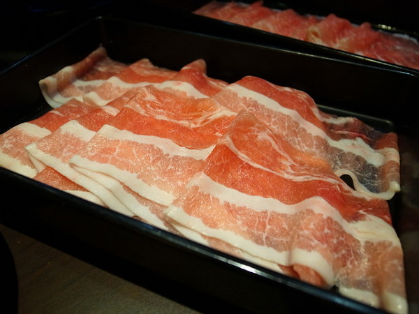 瘋麻辣頂級鴛鴦麻辣火鍋(西門店)：<台北|西門>吃麻辣鍋前先吃花雕雞？好滿足好划算!!!瘋麻辣頂級鴛鴦麻辣火鍋