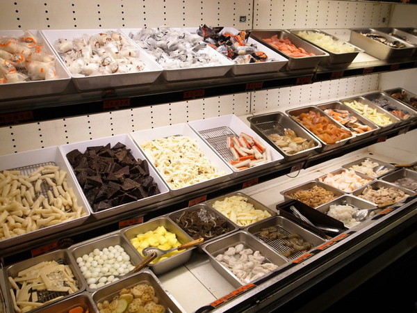 瘋麻辣頂級鴛鴦麻辣火鍋(西門店)：<台北|西門>吃麻辣鍋前先吃花雕雞？好滿足好划算!!!瘋麻辣頂級鴛鴦麻辣火鍋