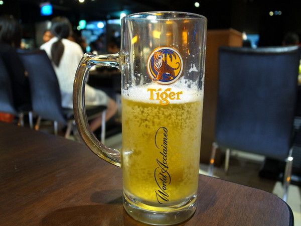 瘋麻辣頂級鴛鴦麻辣火鍋(西門店)：<台北|西門>吃麻辣鍋前先吃花雕雞？好滿足好划算!!!瘋麻辣頂級鴛鴦麻辣火鍋