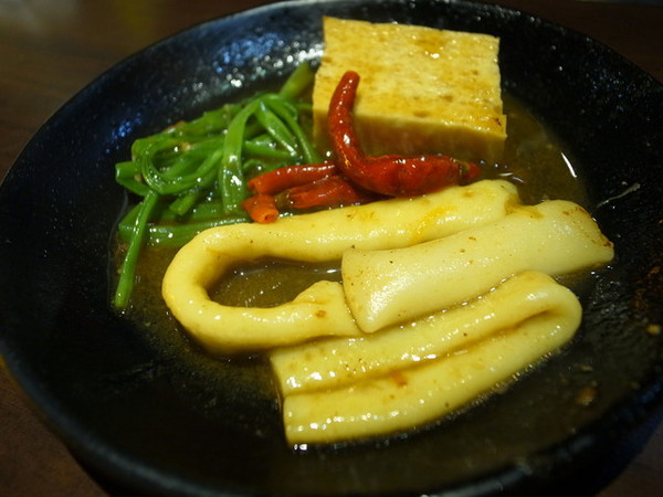 瘋麻辣頂級鴛鴦麻辣火鍋(西門店)：<台北|西門>吃麻辣鍋前先吃花雕雞？好滿足好划算!!!瘋麻辣頂級鴛鴦麻辣火鍋