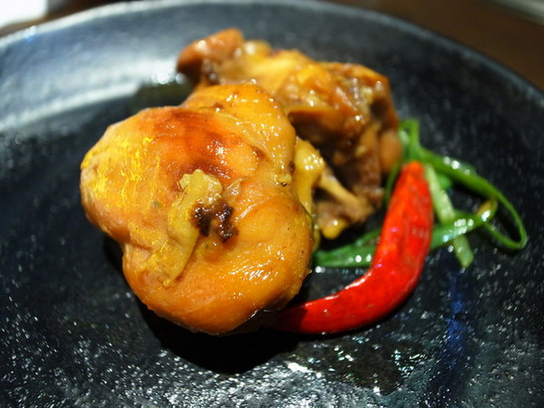 瘋麻辣頂級鴛鴦麻辣火鍋(西門店)：<台北|西門>吃麻辣鍋前先吃花雕雞？好滿足好划算!!!瘋麻辣頂級鴛鴦麻辣火鍋