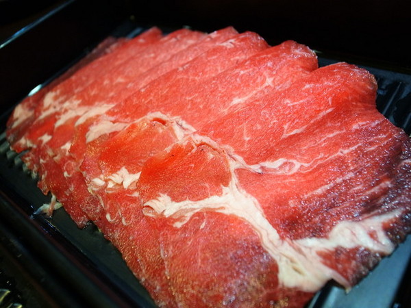 瘋麻辣頂級鴛鴦麻辣火鍋(西門店)：<台北|西門>吃麻辣鍋前先吃花雕雞？好滿足好划算!!!瘋麻辣頂級鴛鴦麻辣火鍋