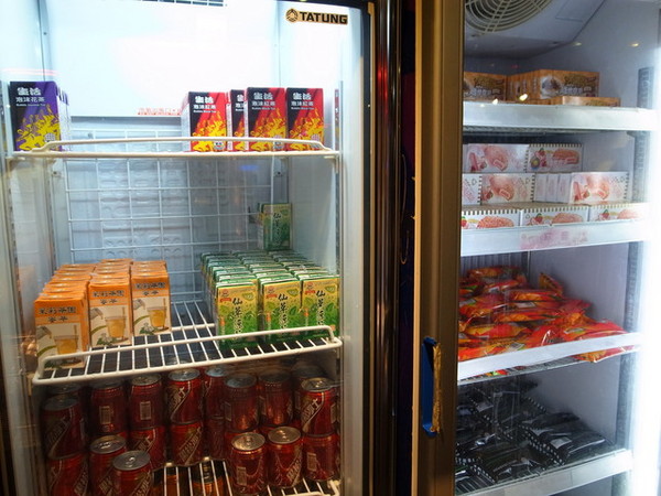 瘋麻辣頂級鴛鴦麻辣火鍋(西門店)：<台北|西門>吃麻辣鍋前先吃花雕雞？好滿足好划算!!!瘋麻辣頂級鴛鴦麻辣火鍋