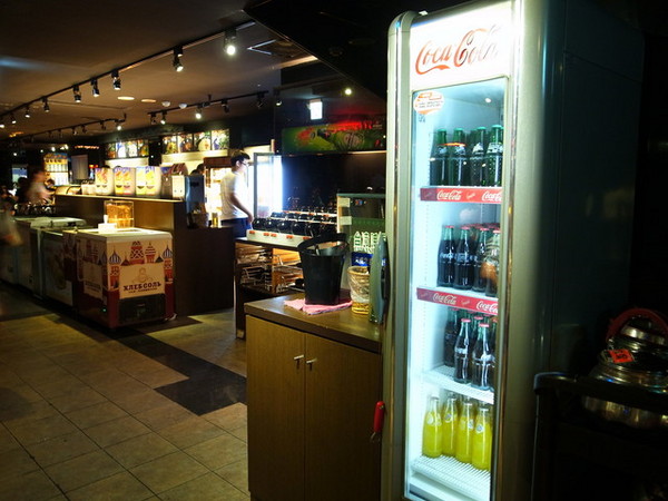 瘋麻辣頂級鴛鴦麻辣火鍋(西門店)：<台北|西門>吃麻辣鍋前先吃花雕雞？好滿足好划算!!!瘋麻辣頂級鴛鴦麻辣火鍋