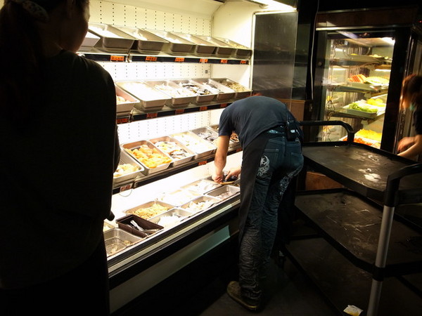 瘋麻辣頂級鴛鴦麻辣火鍋(西門店)：<台北|西門>吃麻辣鍋前先吃花雕雞？好滿足好划算!!!瘋麻辣頂級鴛鴦麻辣火鍋