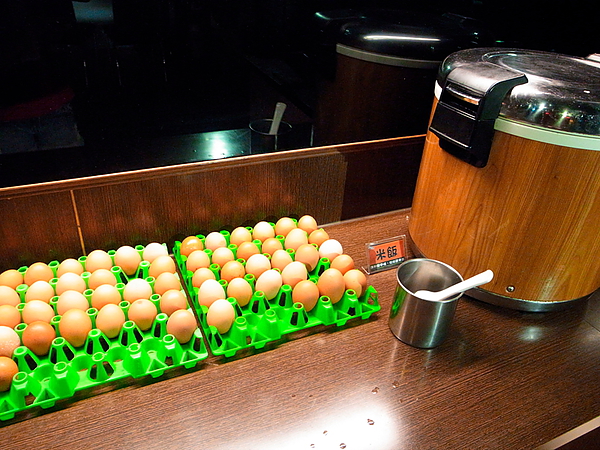 瘋麻辣頂級鴛鴦麻辣火鍋(西門店)：【瘋麻辣頂級鴛鴦麻辣火鍋】來火鍋店不吃火鍋，就是要「戰國花雕雞」吃。到。飽～