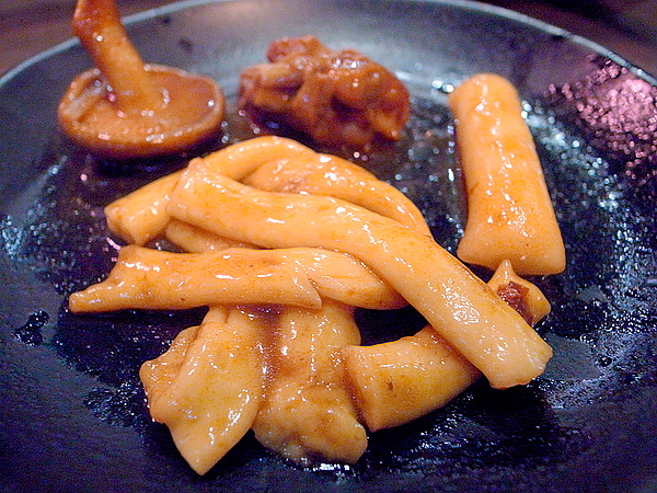 瘋麻辣頂級鴛鴦麻辣火鍋(西門店)：【瘋麻辣頂級鴛鴦麻辣火鍋】來火鍋店不吃火鍋，就是要「戰國花雕雞」吃。到。飽～