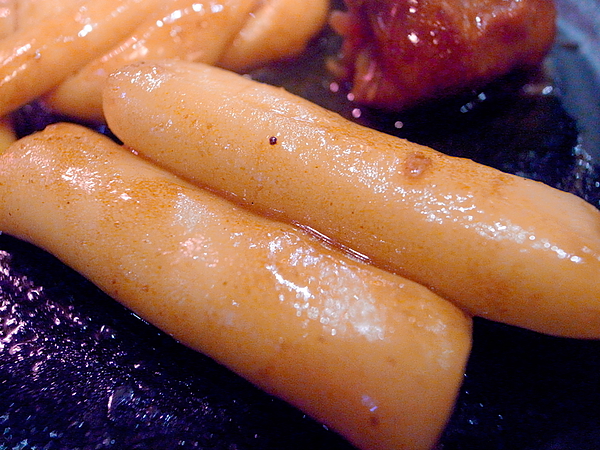 瘋麻辣頂級鴛鴦麻辣火鍋(西門店)：【瘋麻辣頂級鴛鴦麻辣火鍋】來火鍋店不吃火鍋，就是要「戰國花雕雞」吃。到。飽～