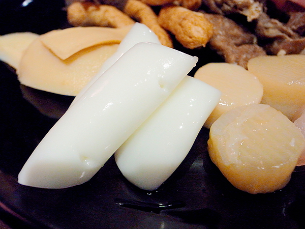 瘋麻辣頂級鴛鴦麻辣火鍋(西門店)：【瘋麻辣頂級鴛鴦麻辣火鍋】來火鍋店不吃火鍋，就是要「戰國花雕雞」吃。到。飽～