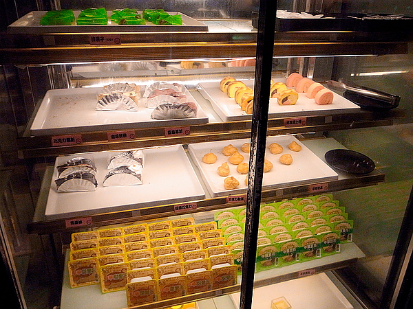 瘋麻辣頂級鴛鴦麻辣火鍋(西門店)：【瘋麻辣頂級鴛鴦麻辣火鍋】來火鍋店不吃火鍋，就是要「戰國花雕雞」吃。到。飽～