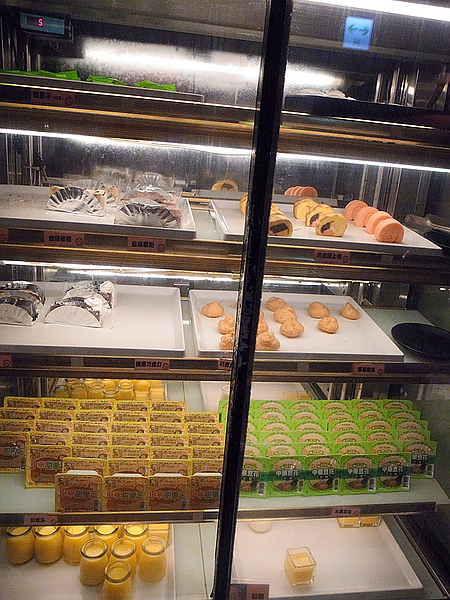 瘋麻辣頂級鴛鴦麻辣火鍋(西門店)：【瘋麻辣頂級鴛鴦麻辣火鍋】來火鍋店不吃火鍋，就是要「戰國花雕雞」吃。到。飽～