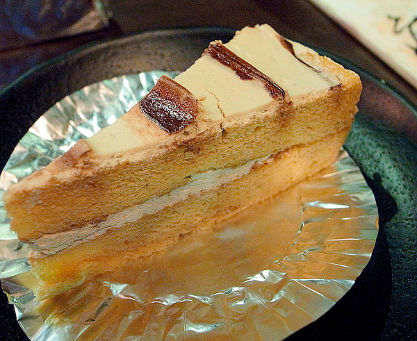 瘋麻辣頂級鴛鴦麻辣火鍋(西門店)：【瘋麻辣頂級鴛鴦麻辣火鍋】來火鍋店不吃火鍋，就是要「戰國花雕雞」吃。到。飽～