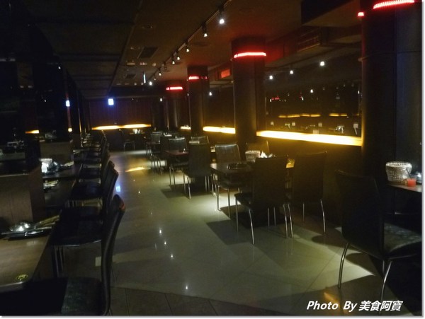 瘋麻辣頂級鴛鴦麻辣火鍋(西門店):【台北市】人氣花雕雞吃到飽「瘋麻辣」