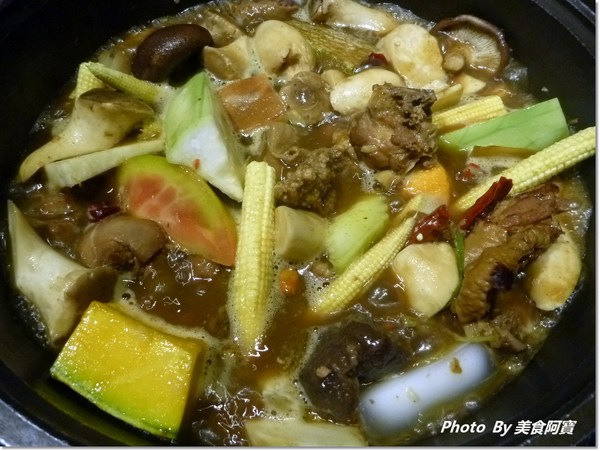 瘋麻辣頂級鴛鴦麻辣火鍋(西門店):【台北市】人氣花雕雞吃到飽「瘋麻辣」