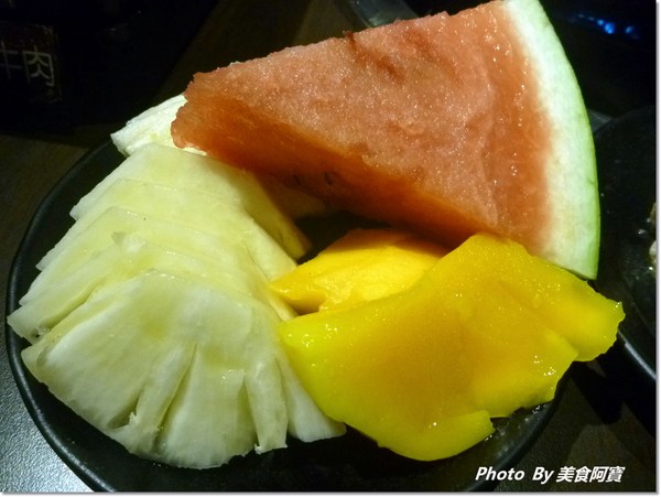 瘋麻辣頂級鴛鴦麻辣火鍋(西門店):【台北市】人氣花雕雞吃到飽「瘋麻辣」