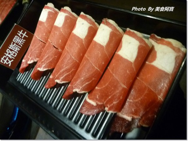 瘋麻辣頂級鴛鴦麻辣火鍋(西門店):【台北市】人氣花雕雞吃到飽「瘋麻辣」