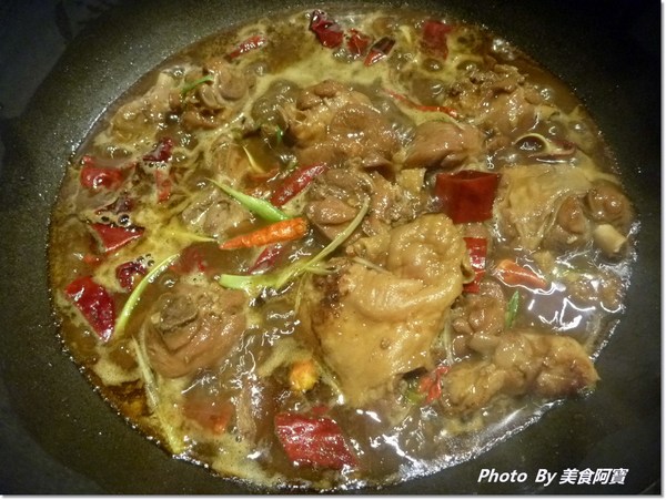 瘋麻辣頂級鴛鴦麻辣火鍋(西門店):【台北市】人氣花雕雞吃到飽「瘋麻辣」