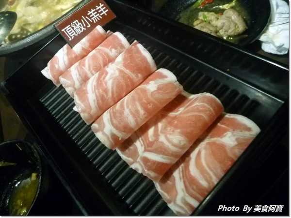 瘋麻辣頂級鴛鴦麻辣火鍋(西門店):【台北市】人氣花雕雞吃到飽「瘋麻辣」