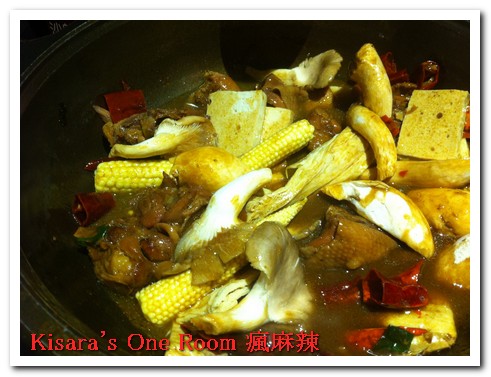 瘋麻辣頂級鴛鴦麻辣火鍋(西門店)：讓所有朋友都滿足的瘋麻辣