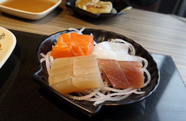 我!就厲害(西門店)：我！就厲害(西門店) ♥燒烤吃到飽 ♥品質好食材棒 ♥四種蝦任你吃