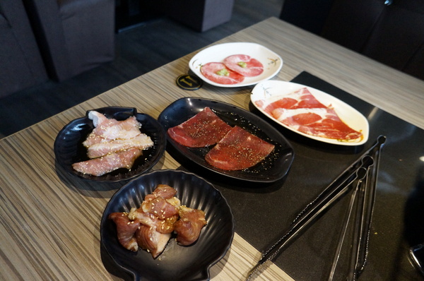 我!就厲害(西門店)：我！就厲害(西門店) ♥燒烤吃到飽 ♥品質好食材棒 ♥四種蝦任你吃