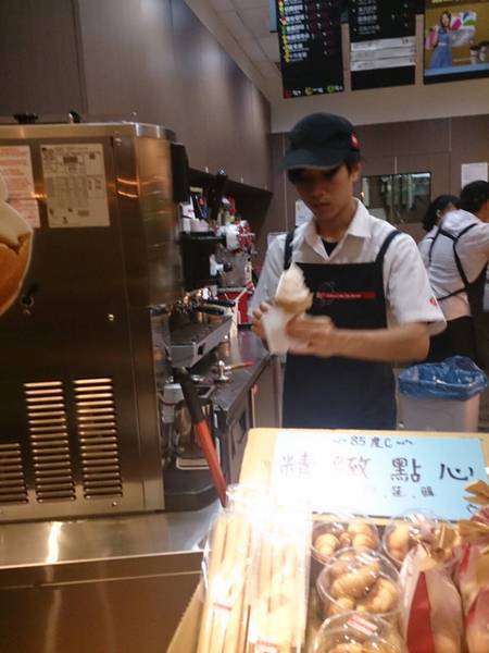 85度C咖啡蛋糕烘焙專賣店：【台北萬華】85度C咖啡蛋糕烘焙專賣店－霜淇淋只要１９元