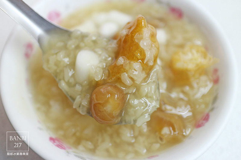 Banbi217 美食旅遊: [台北萬華]龍都冰果室:湯圓福圓粥,好吃的元宵暖冬甜點(萬華夜市老店小吃,捷運龍山寺站)