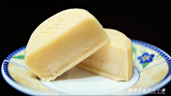 2013金格中秋月餅禮盒試吃：【宅配】采吟月禮盒(星球月餅)♪♪金格食品♪♪