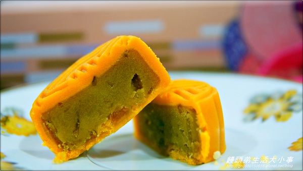 2013金格中秋月餅禮盒試吃：【宅配】采吟月禮盒(星球月餅)♪♪金格食品♪♪