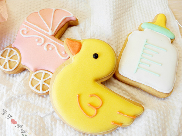 金格寵愛寶貝彌月禮盒：[試吃]2013金格-美式糖霜造型餅乾彌月禮盒之玩具竟然是超可愛餅乾!