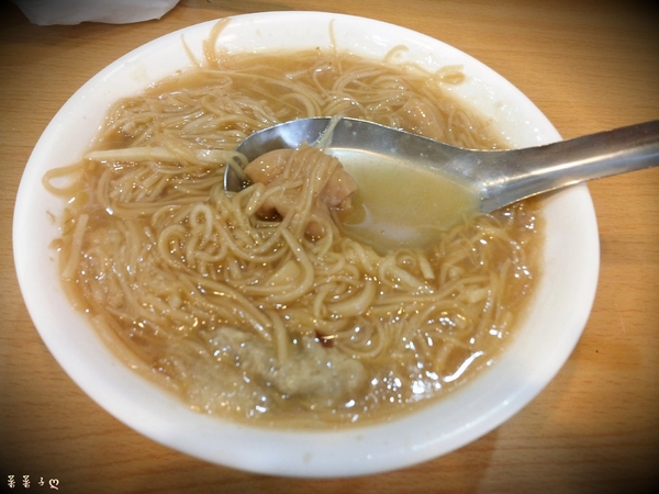 王記府城肉粽(西寧店)：[台北西門町] 鬧區中的傳統小吃攤 ♥『王記府城肉粽』♥ 台北也能吃到道地南部粽