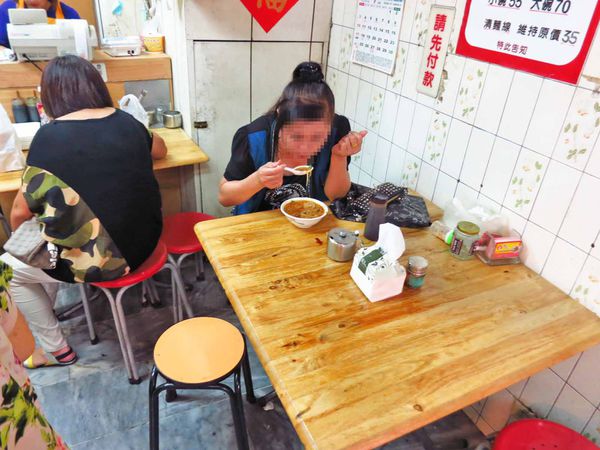 【台北萬華美食】陳記專業蚵仔麵線-超大顆飽滿的蚵仔