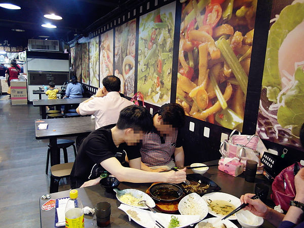 嚐嚐九九(東湖店)：【東湖】嚐嚐九九。平價的享受