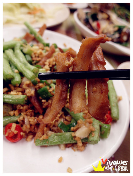 天下第一味：台北內湖區｜超懷舊！在公車上吃美味的平價熱炒『天下第一味』 宵夜 晚餐 便宜 美食推薦 聚餐 父親節 母親節 情人節