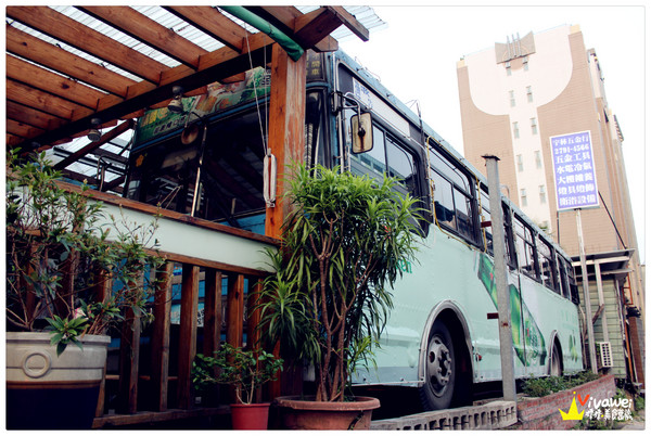 天下第一味：台北內湖區｜超懷舊！在公車上吃美味的平價熱炒『天下第一味』 宵夜 晚餐 便宜 美食推薦 聚餐 父親節 母親節 情人節